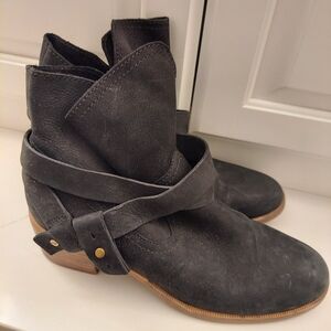 UGG Women's Black Ankle Boots